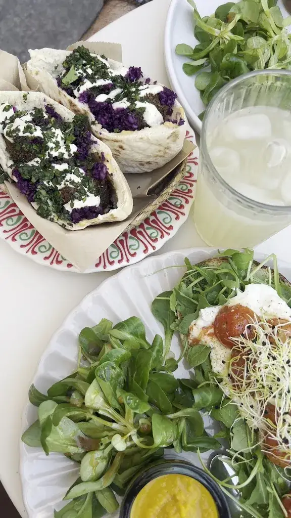 Oboulaba_Arles_slider_image_2