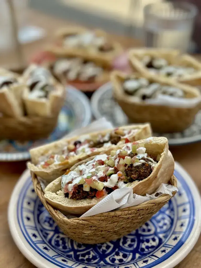 Oboulaba_Arles_slider_image_3