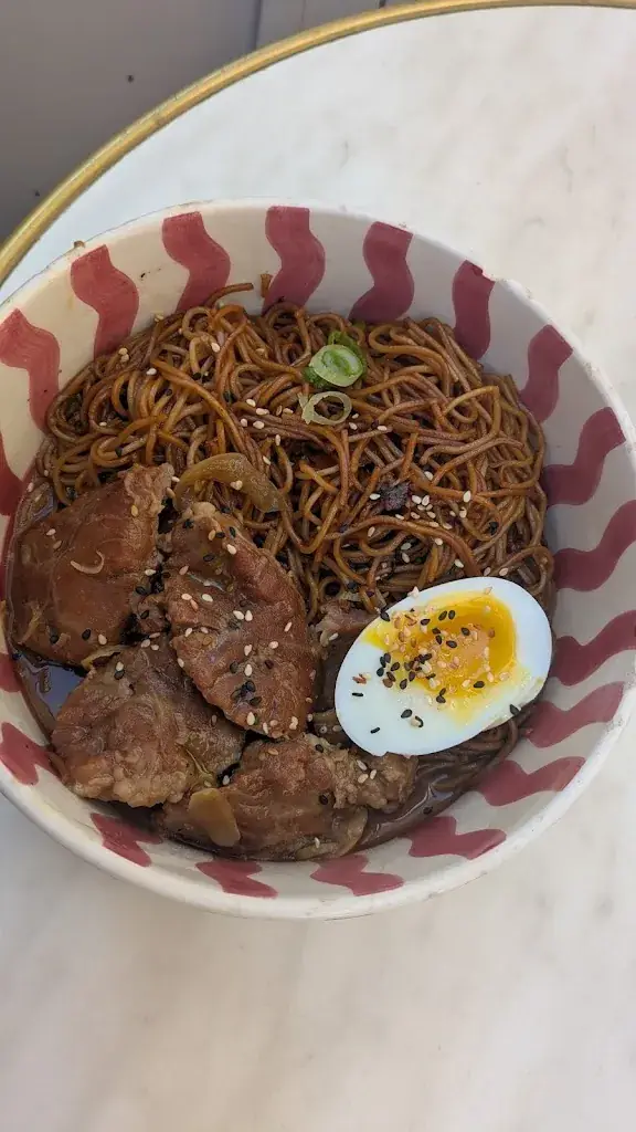 julie ferard_Restaurant DIM-MUI_Arles_review