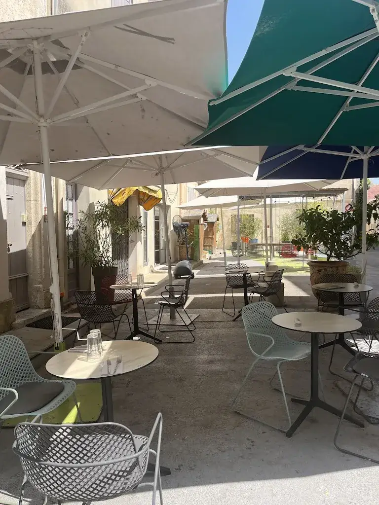 Restaurant Arles - Le Comptoir du Calendal - La Table du Calendal - Garden Café_Arles_slider_image_2