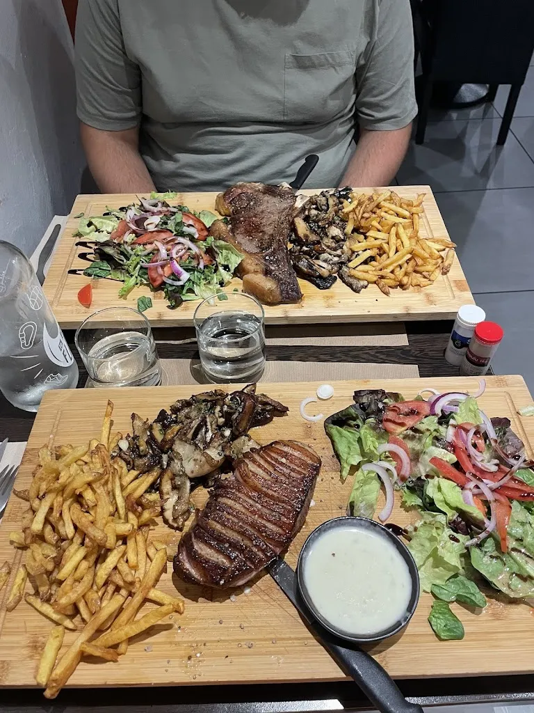 Anaïs OTTO_Le repère_Aureilhan_review