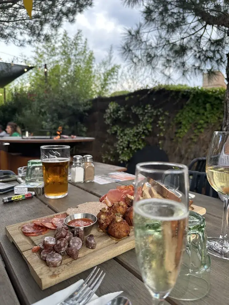 Maéva Jouot_La Côte et l'Arête - Aucamville_Aucamville_review