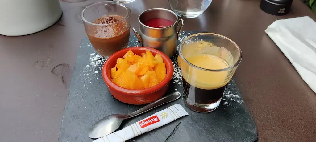 Gaëlle L_Le Louchebem de Caro_Saint-Alban_review