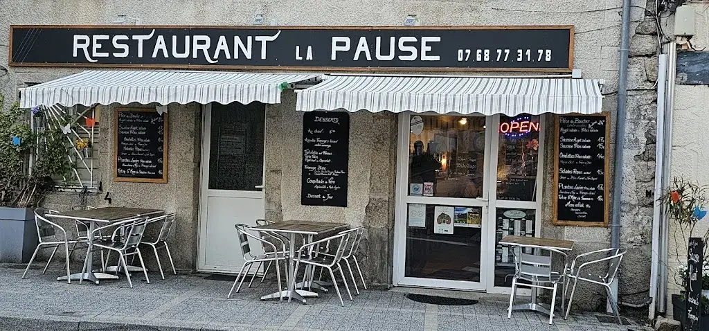 Laura Bauermeister_La Pause_Aubrac_review