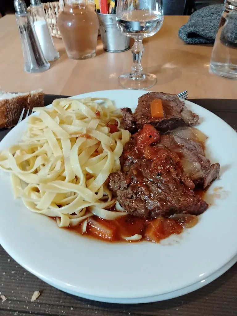 Bar Restaurant du Roc_Aubrac_slider_image_2