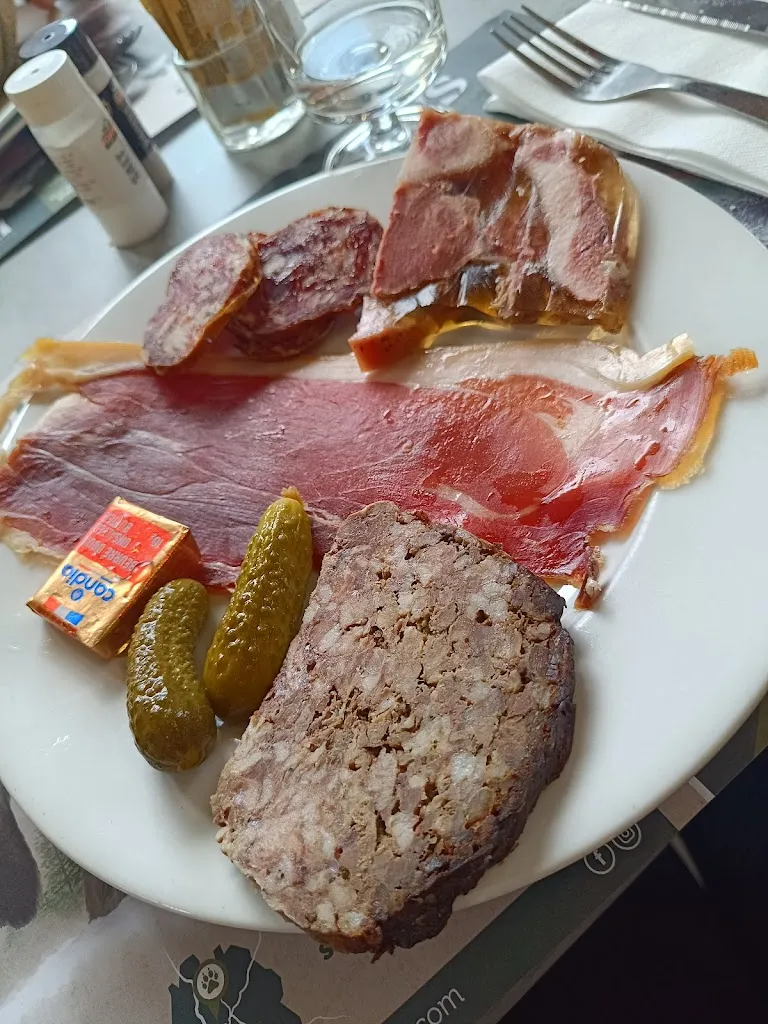 Aline Carbotte_Hôtel del Faou_Aubrac_review