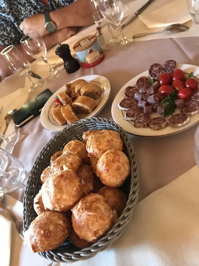 Suzanne Ladet_Le Regimbal_Aubrac_review