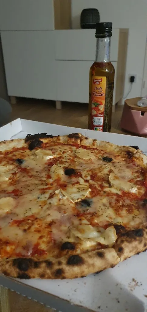 Elodie Cova_Pizza di Strada_Versoud_review