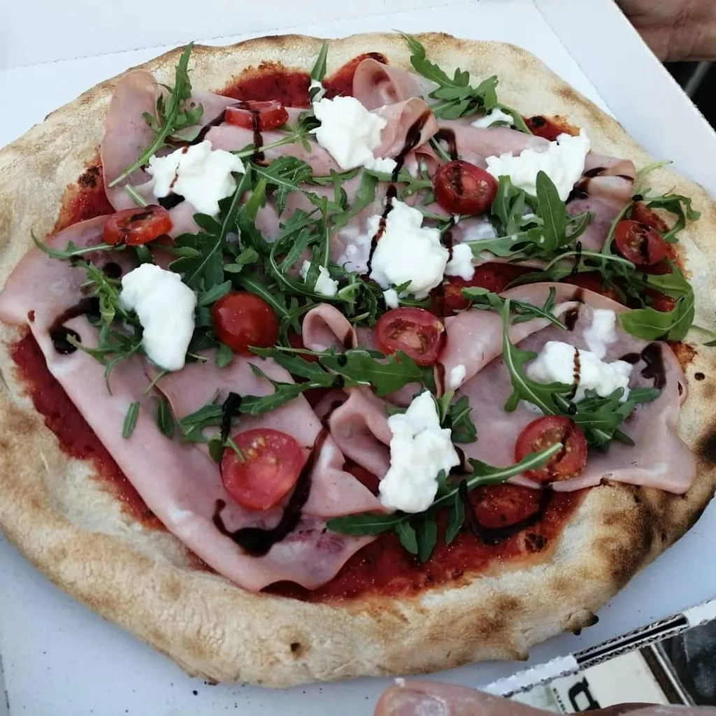 Pizza di Strada_Versoud_slider_image_3