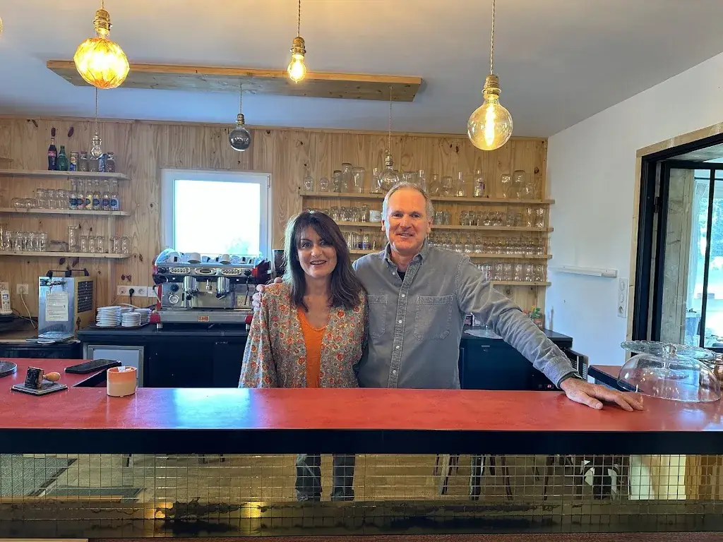 Nysie Hurst_Gîte Café Les 4 Chemins en Aubrac_Aubrac_review