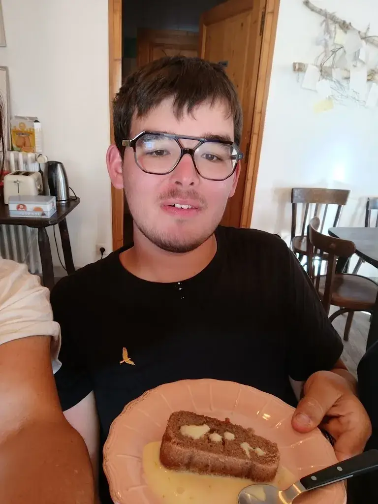 Kaly Ferme_Gîte Café Les 4 Chemins en Aubrac_Aubrac_review