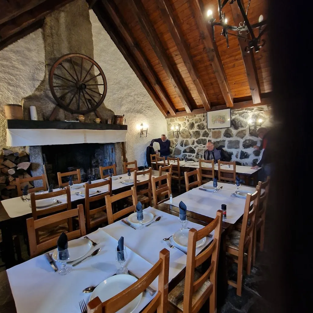 Le Buron de Born restaurant in Marchastel