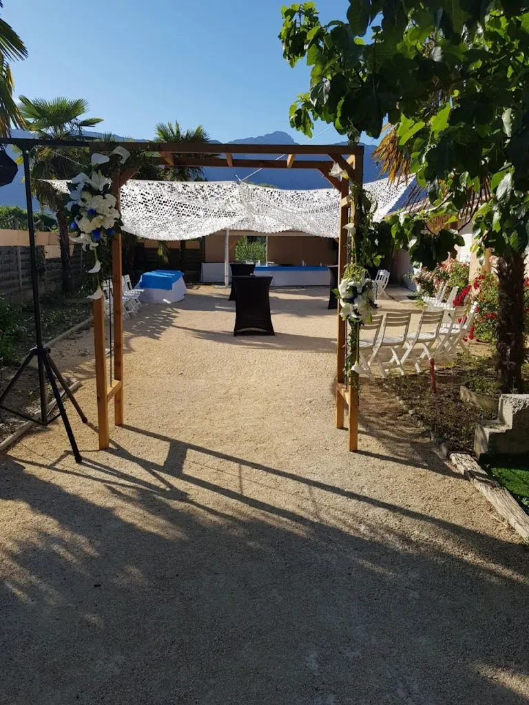 La Paillotte à Loulou_Versoud_slider_image_3