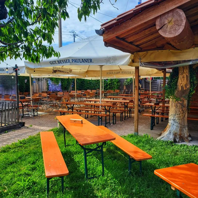 Biergarten Hans'l et Bretz'l_Aussonne_slider_image_1