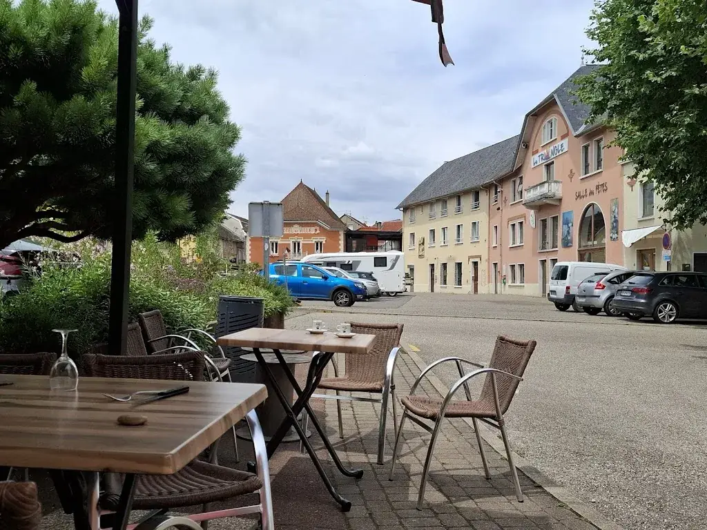 Ulrike Klein_Resto Bar Le Saxo_Dauphiné_review