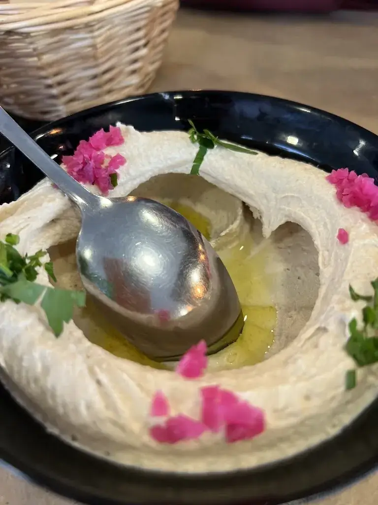 MINEO Céline_Beyrouth_Seilh_review