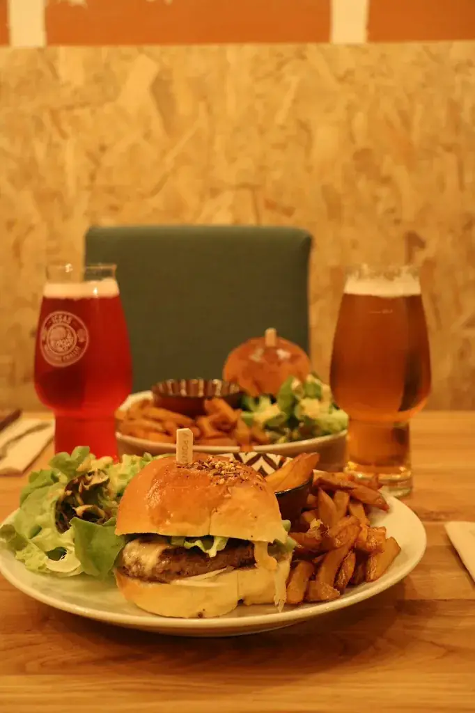 Bistrot Le Pont_Lentigny_slider_image_2