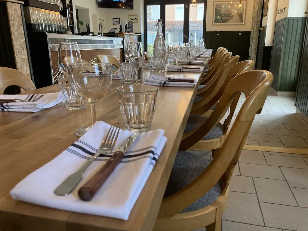 Bistrot Le Pont_Lentigny_slider_image_3