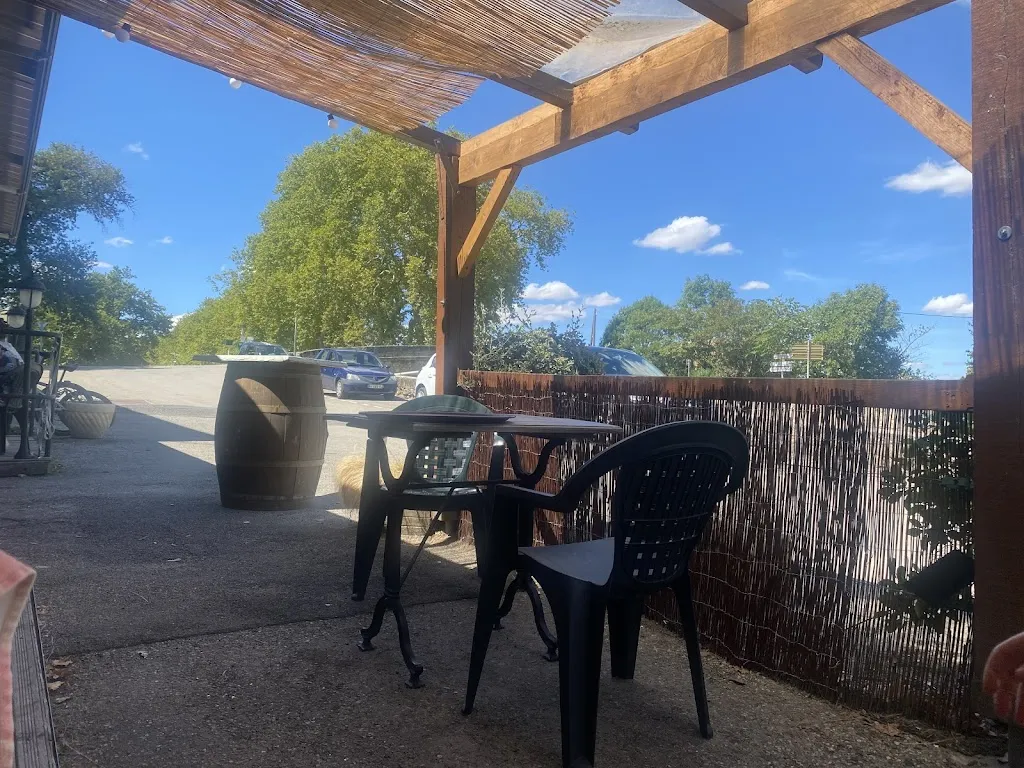 Amira Tuohy_Le Relais de Riquet_Labastide-d'Anjou_review