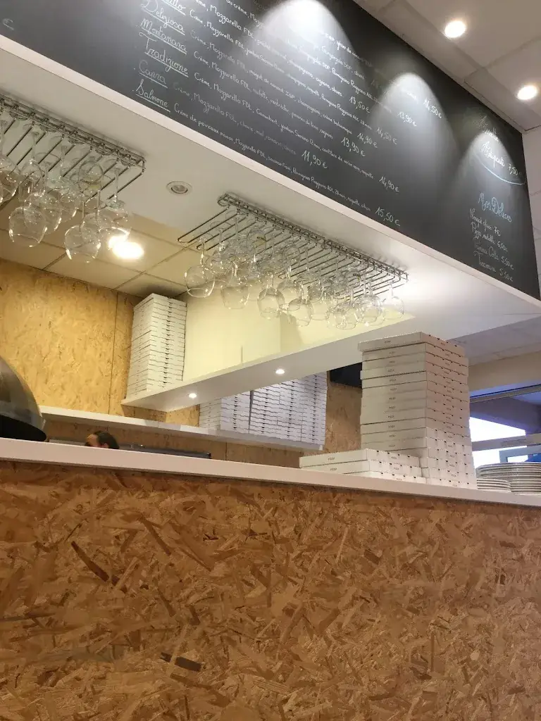 Sharon Hehir_Vilano Pizza_Ayguesvives_review