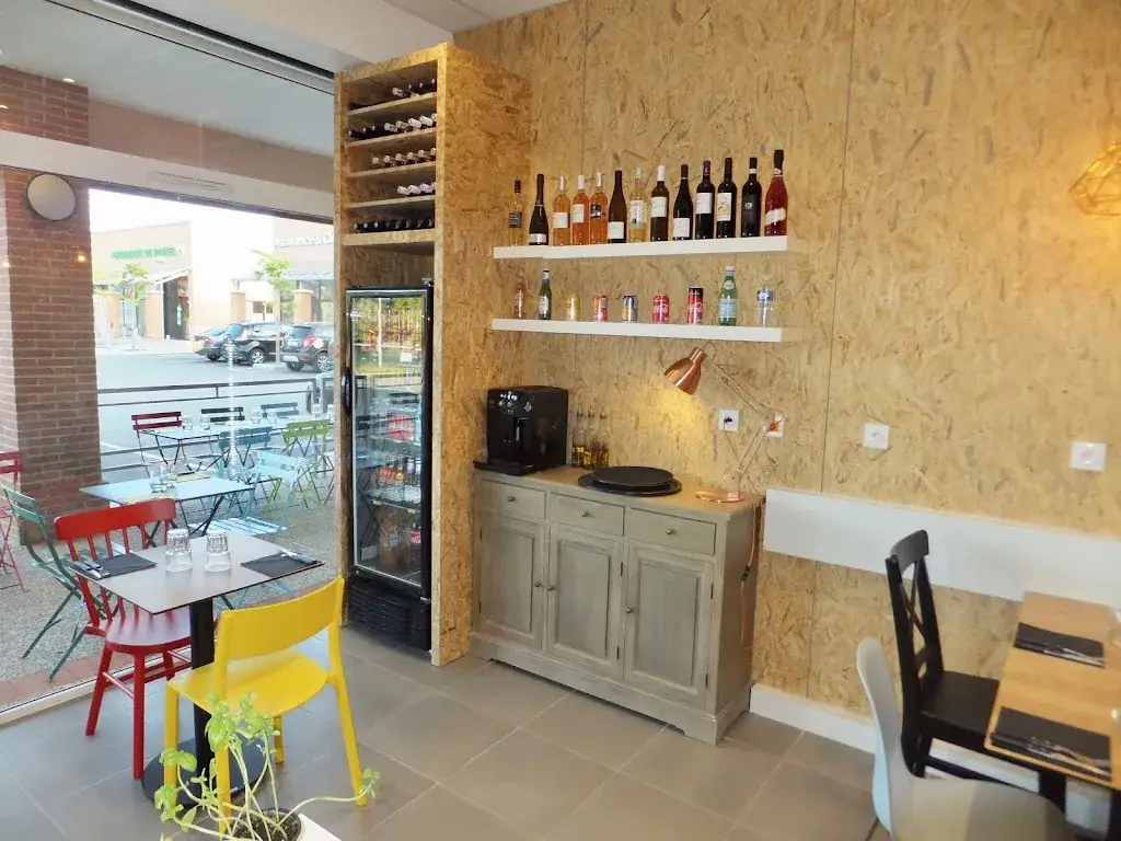 Vilano Pizza Restaurant in Ayguesvives