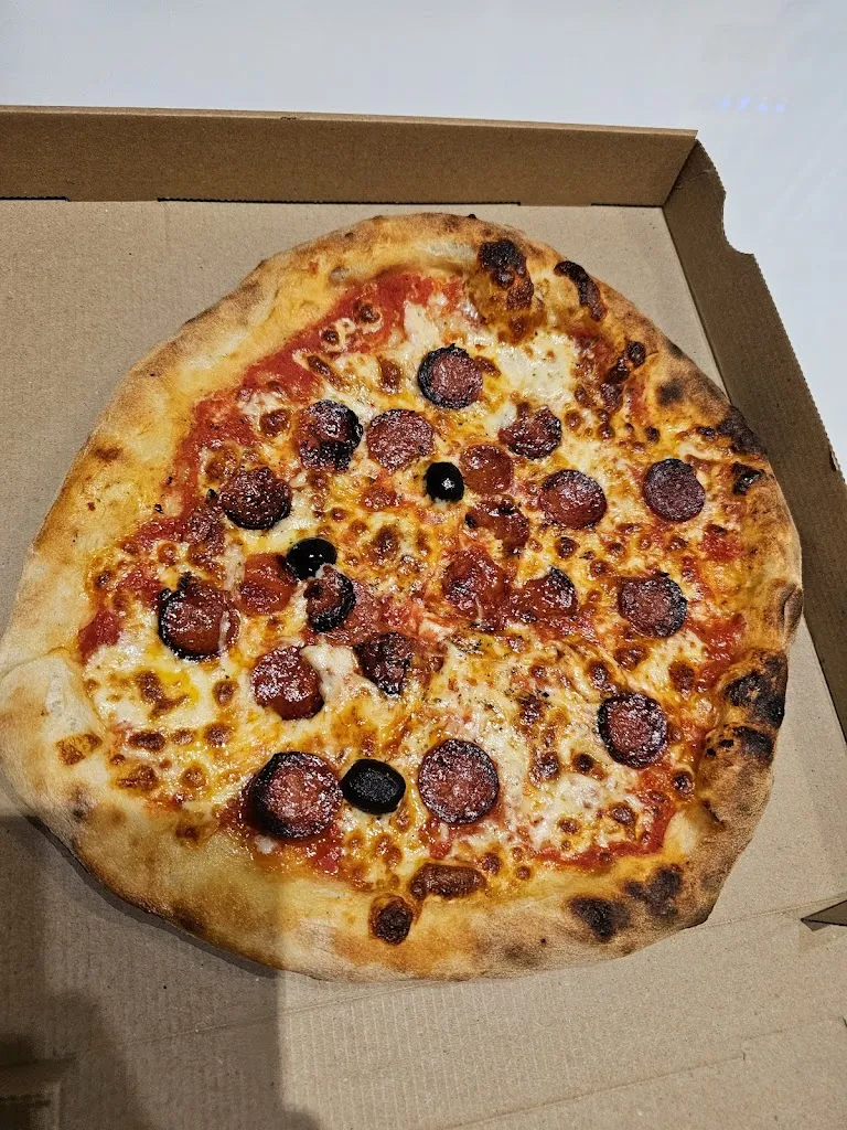 Pizza Di Napoli Ayguesvives_Ayguesvives_slider_image_3