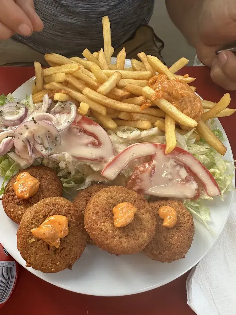 Alan Hastings_Le kiosque à tacos_Ayguesvives_review