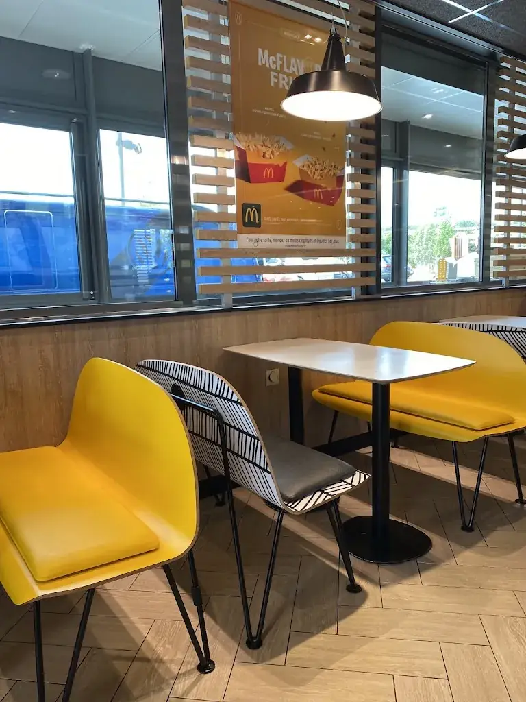 Csorba Tibor_McDonald's Ayguesvives_Ayguesvives_review