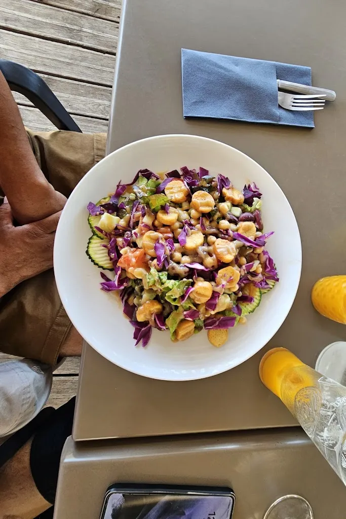 Tsiry Andrianarisata_La Guinguette du lac_Olonzac_review