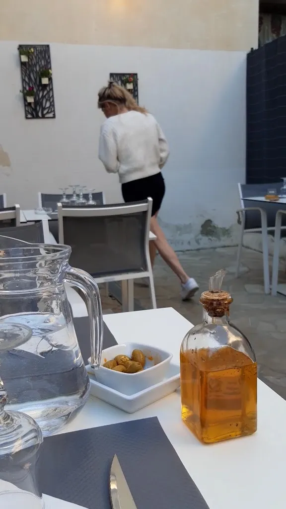 La Péniche restaurant in Homps