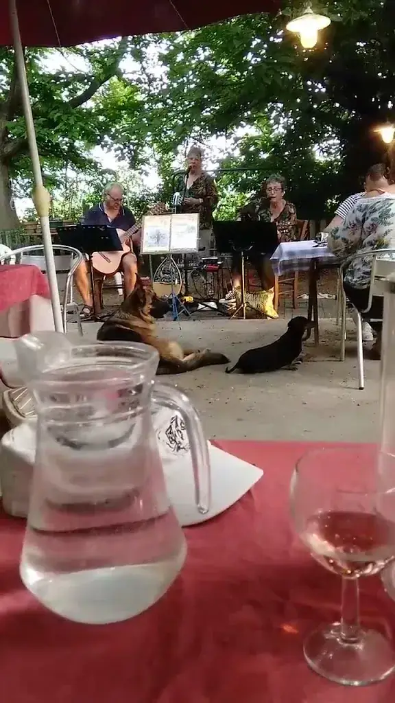 resturant la ferme_Azille_slider_image_2