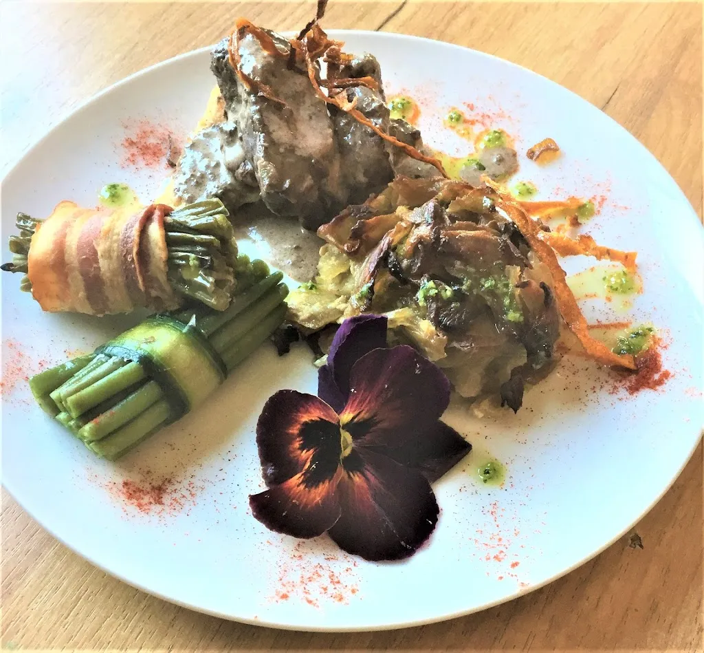 The Artist Table Auterive_Auterive_slider_image_3