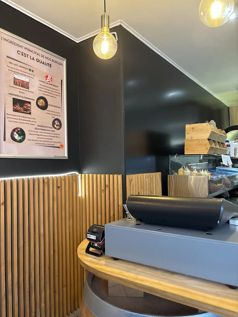 Sarah Cbg_WONDER Burgers & Fried Chicken_Auterive_review