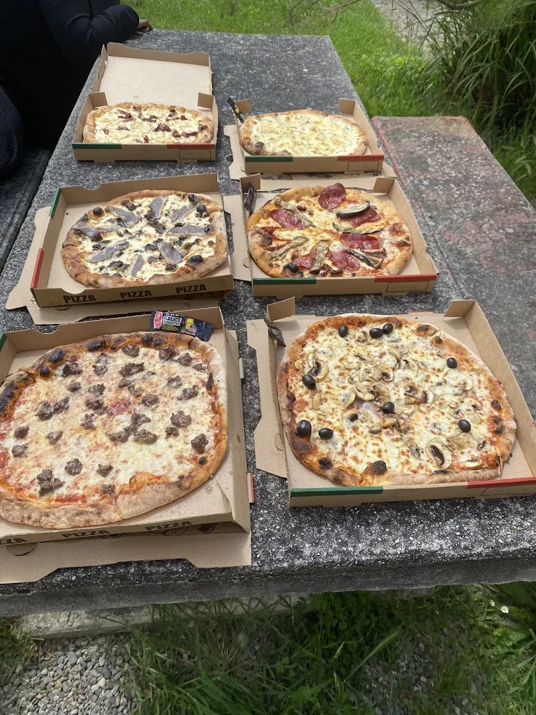 Graziella Giglio_WONDER PIZZA Au Feu de Bois_Auterive_review