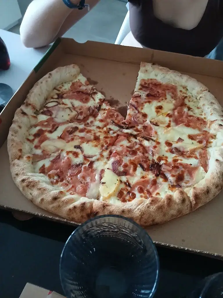 Christine Peyrouzet_Crusty Pizza_Auterive_recensione