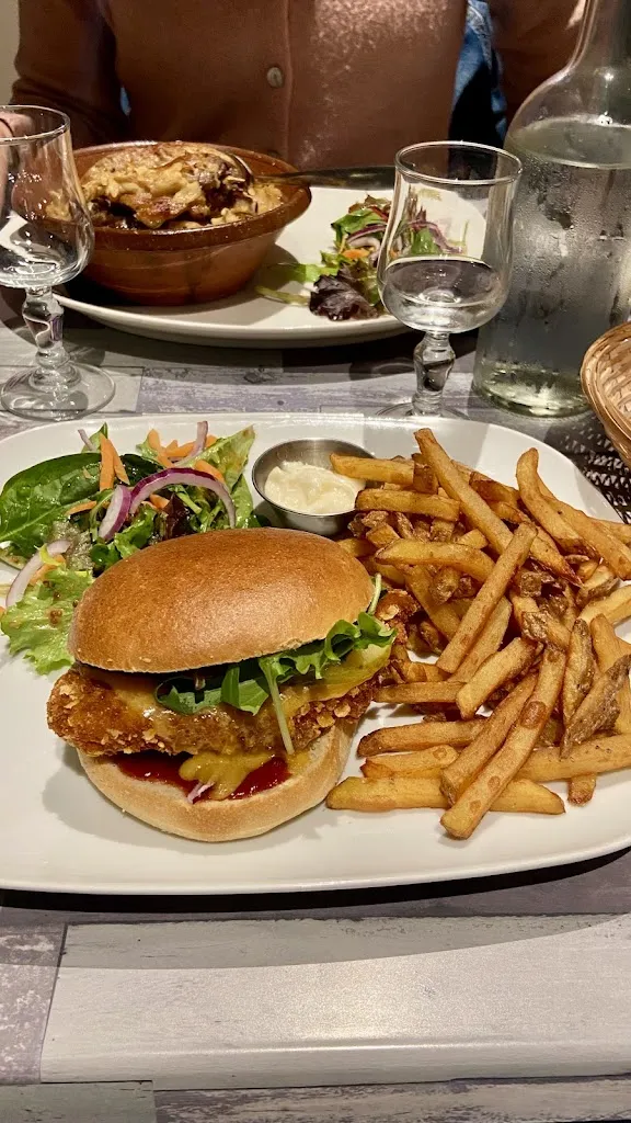 Océane Bosc_O Bon Vivre_Venerque_review