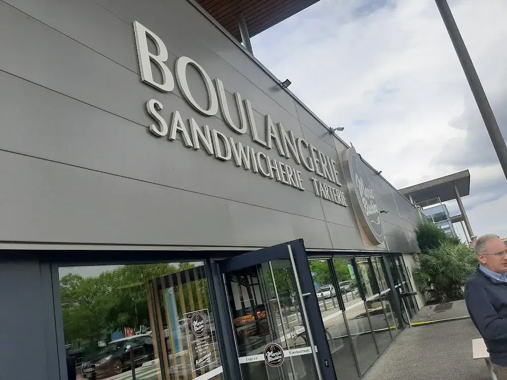 mohammad amer_Centre Commercial Carrefour_Auterive_review