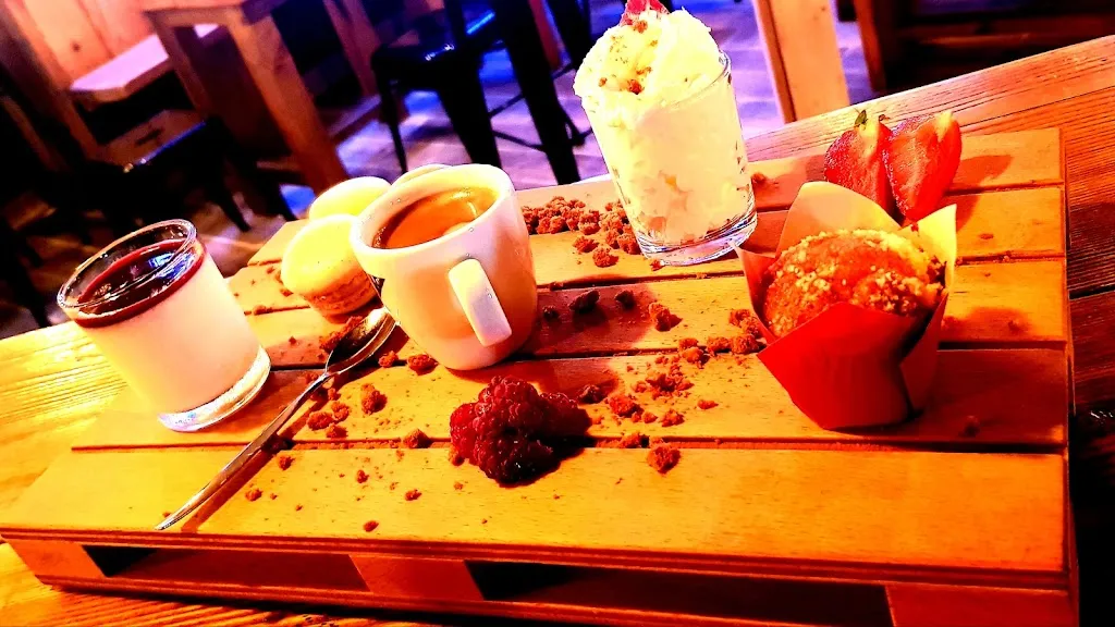 La Cave_Ax-les-Thermes_slider_image_3