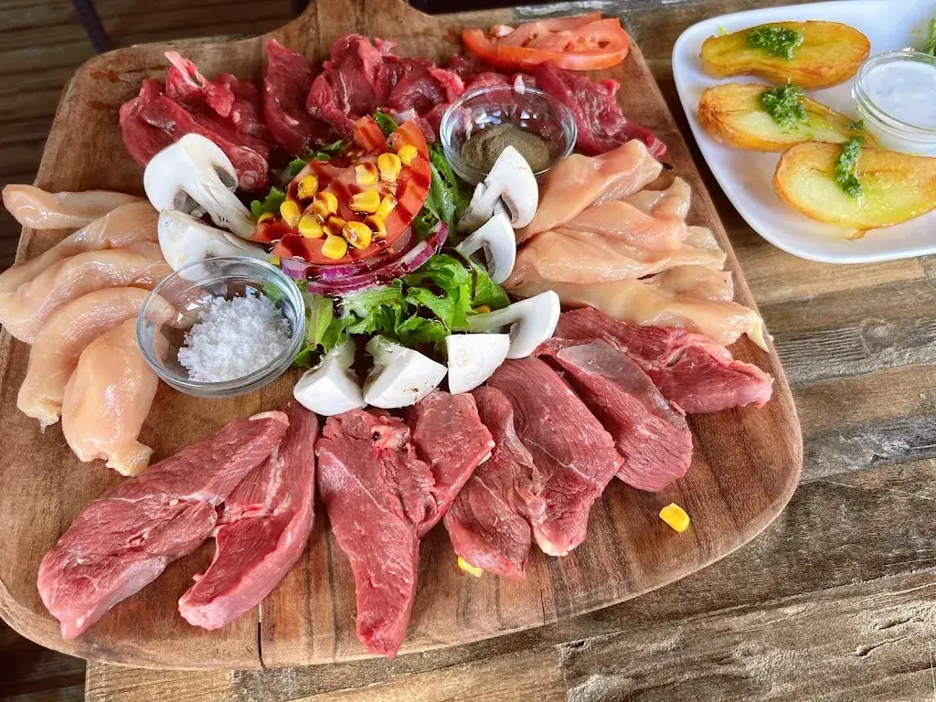 Au canon neo bistrot_Ax-les-Thermes_slider_image_3