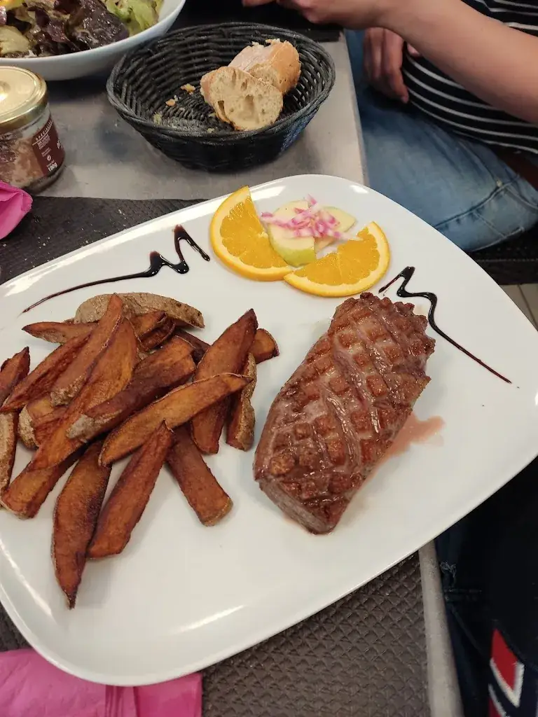 Oriol_Restaurant La Marmotte B7_Savignac-les-Ormeaux_review