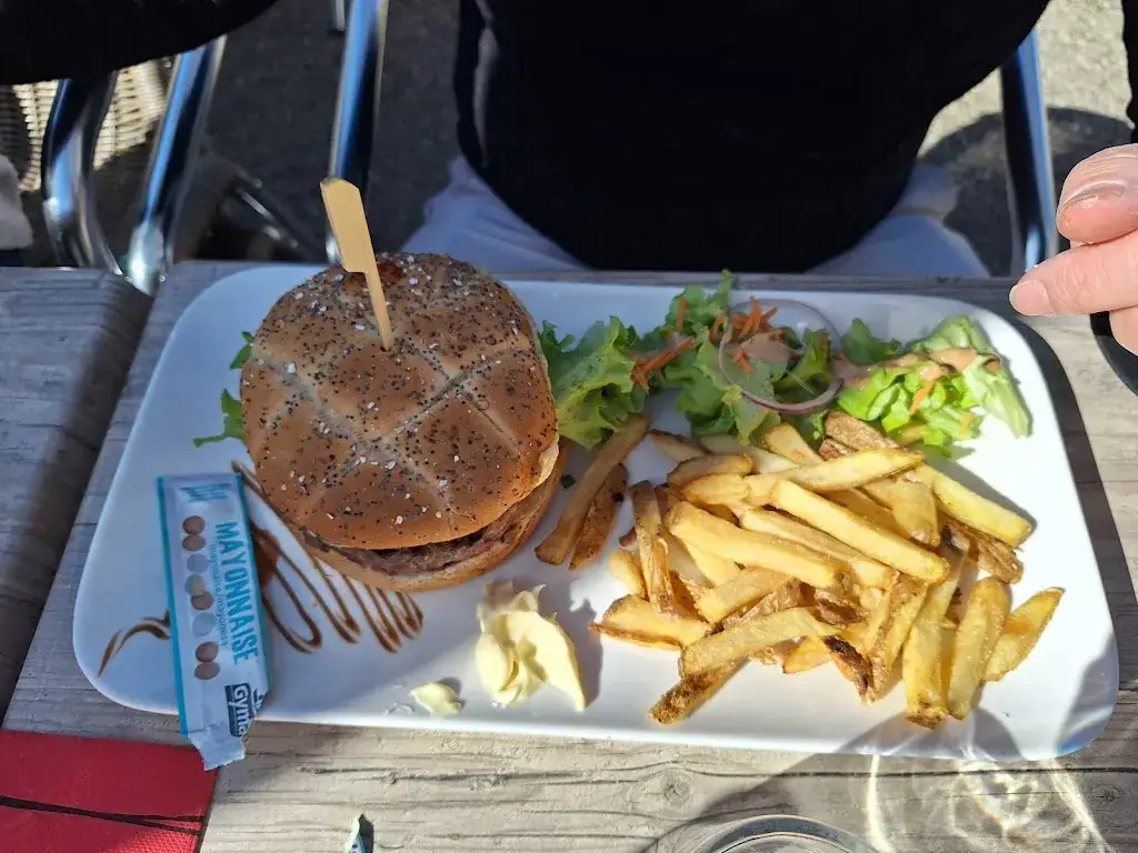 Anne-Sophie Pruniere_Le Nagear_Savignac-les-Ormeaux_review