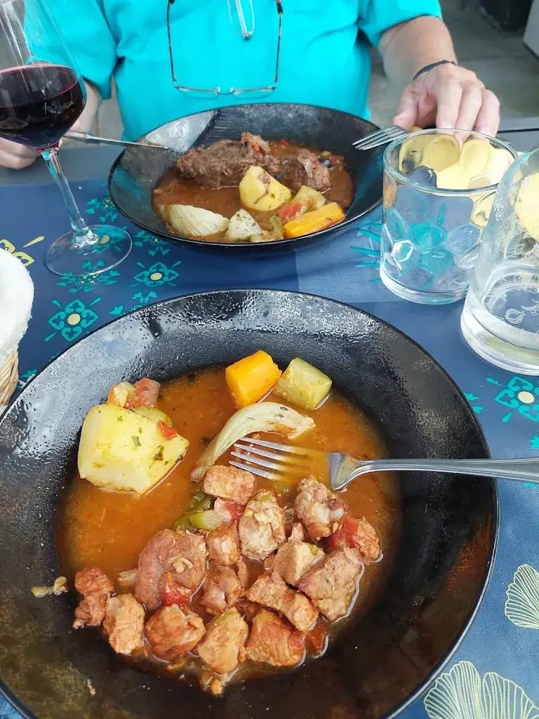 Lee Tee_L'Allée fleurie_Bagnères-de-Bigorre_review