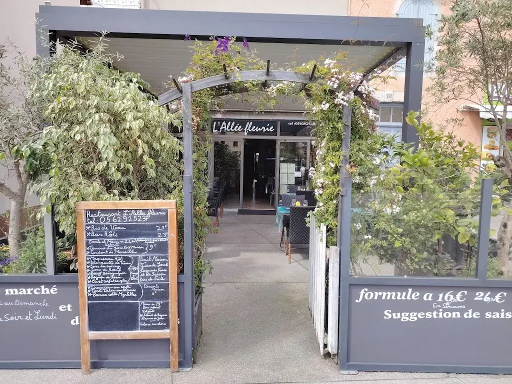L'Allée fleurie restaurant in Bagnères-de-Bigorre