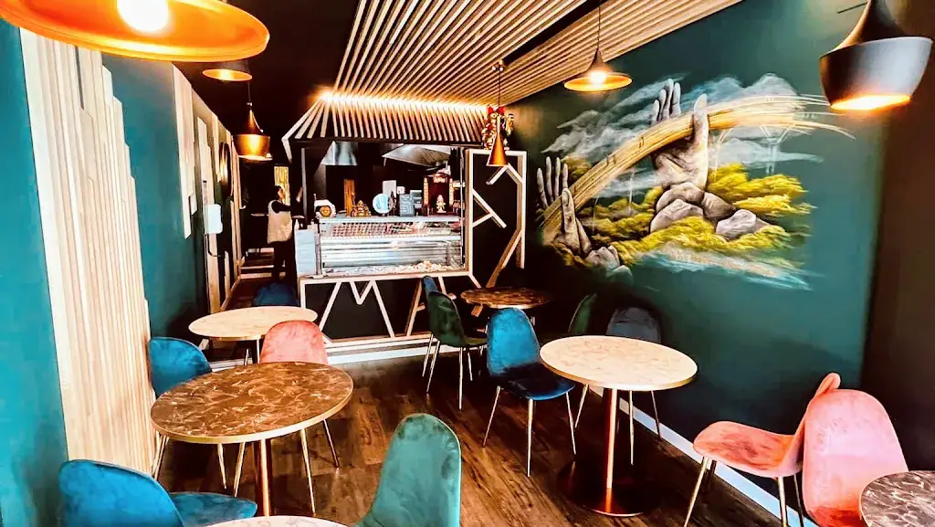 MayTayWok restaurant in Bagnères-de-Bigorre