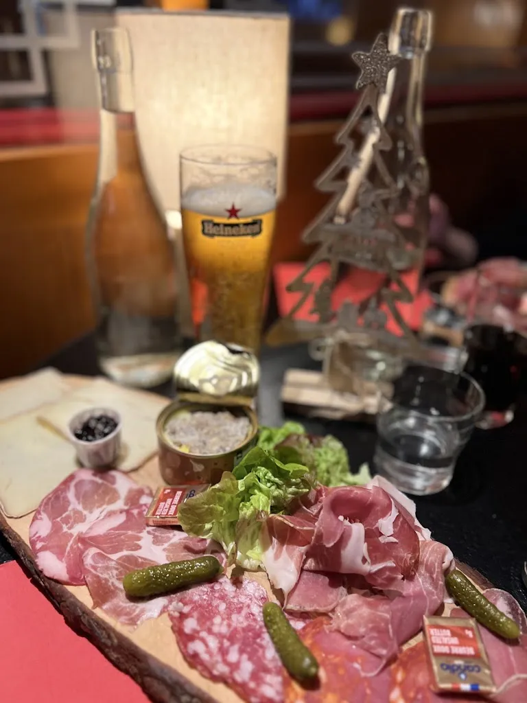 Captain Chris (captainchris)_La Mama_Bagnères-de-Bigorre_review