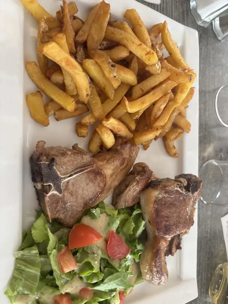 Sheherazade Annab_Atomic Bar_Bagnols-sur-Cèze_review