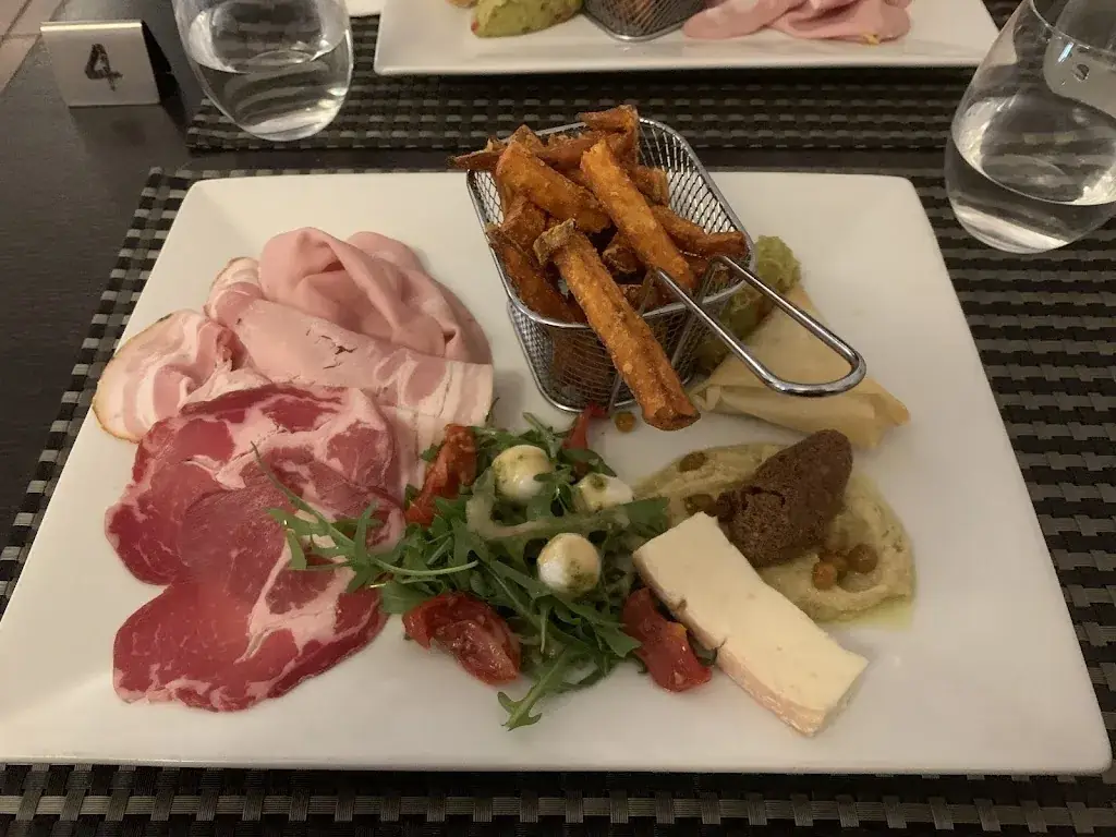 Coralie M_Brasserie le 16 - Domaine val de Cèze à Bagnols s/Cèze_Bagnols-sur-Cèze_review