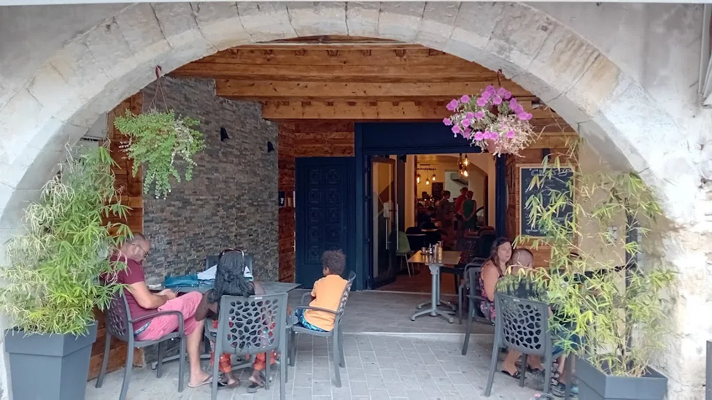 Crousty restaurant in Bagnols-sur-Cèze