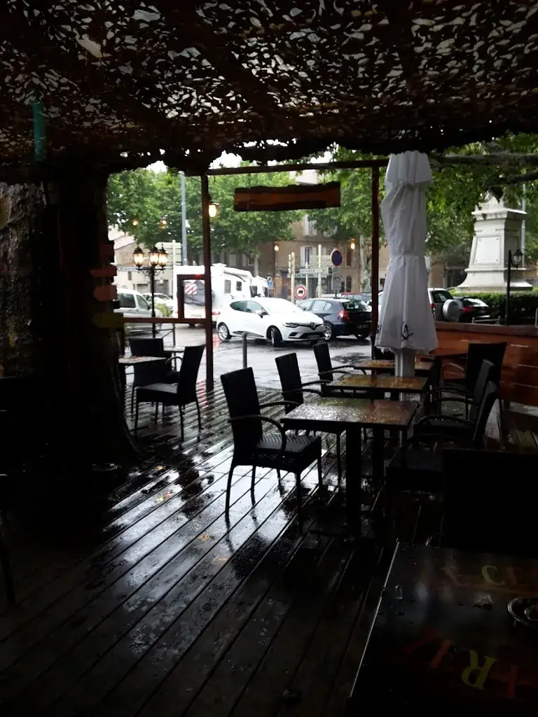 Bar le Central restaurant in Bagnols-sur-Cèze