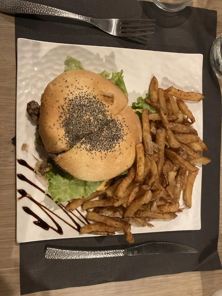 Ryan Michon_L'Escale_Bagnères-de-Luchon_review